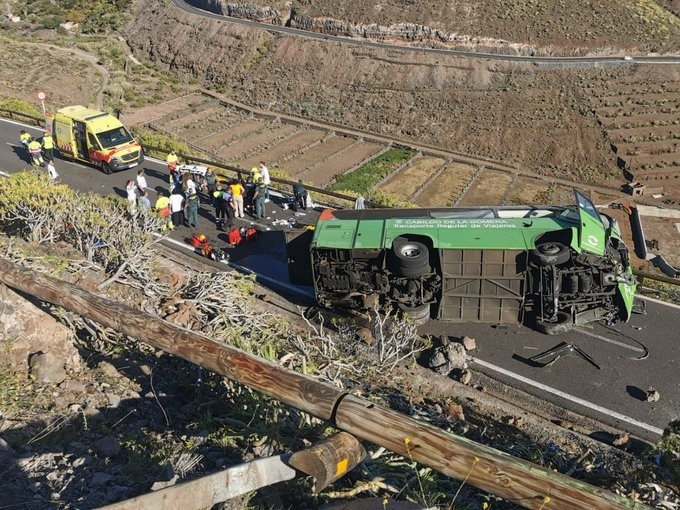 Mor una dona catalana després de bolcar un bus a Sant Sebastià de la Gomera