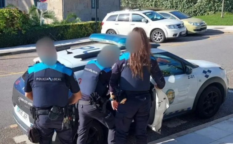 Surrealista! Denunciat per conduir sense carnet, amb el mòbil a la mà i amb un bebè a sobre del maleter