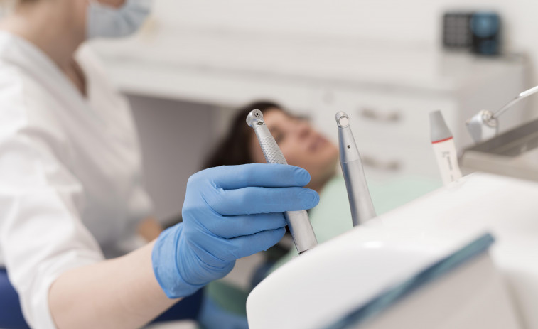 El dentista, un luxe prohibitiu per 7 de cada 10 ciutadans