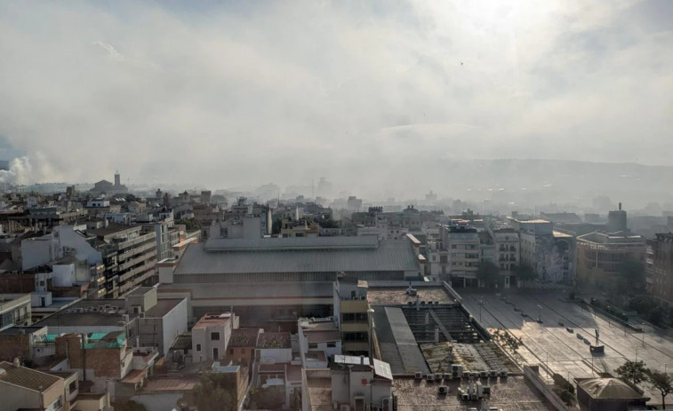 Incendi extingit! Els Bombers acaben la feina a Vilanova i la Geltrú