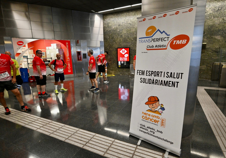 300 persones participen en la cronoescalada solidària del metro de Barcelona i ajuden nens amb càncer