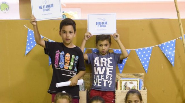 L'Obra Social La Caixa donarà gairebé 11.000 kits de material escolar a nens vulnerables