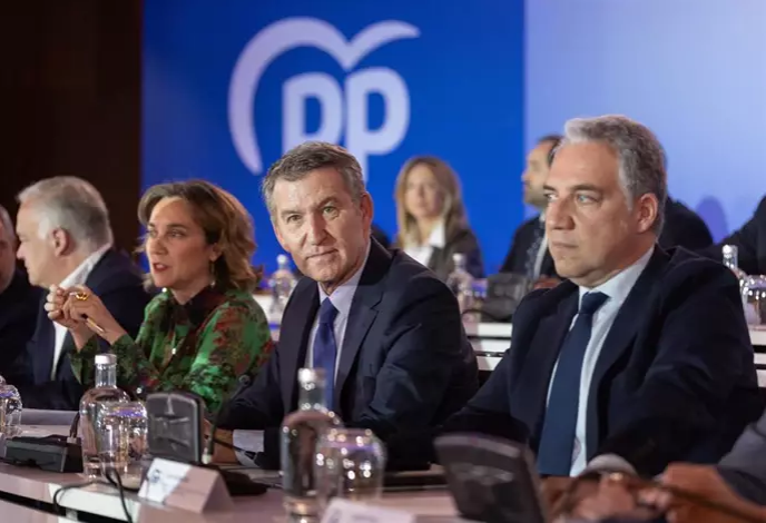 Feijóo posa en marxa el seu Congrés més decisiu per renovar el PP i presentar-lo com l'alternativa a Sánchez