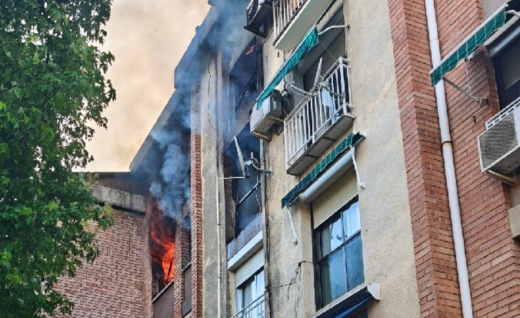Ensurt a Sabadell: 5 persones hospitalitzades per un incendi