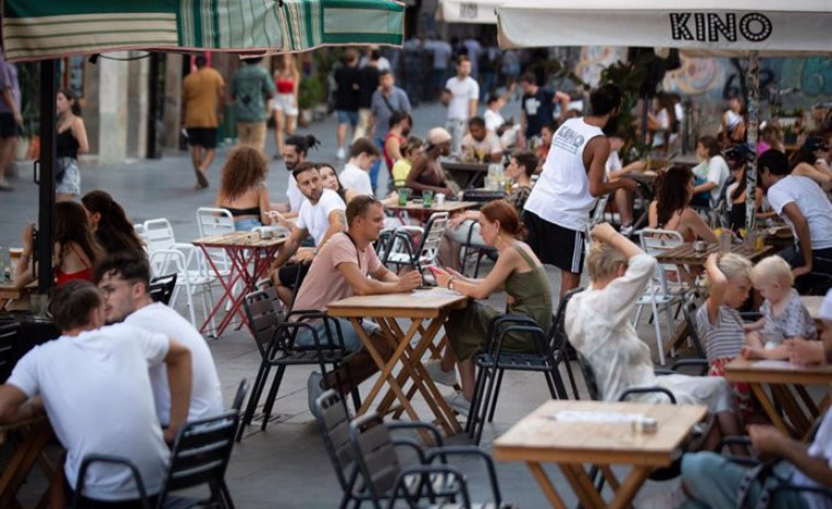 Polèmica a les terrasses de Catalunya: bars comencen a limitar el temps de consum segons què demanis