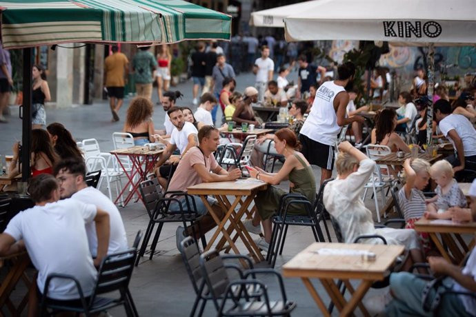 Polèmica a les terrasses de Catalunya: bars comencen a limitar el temps de consum segons què demanis