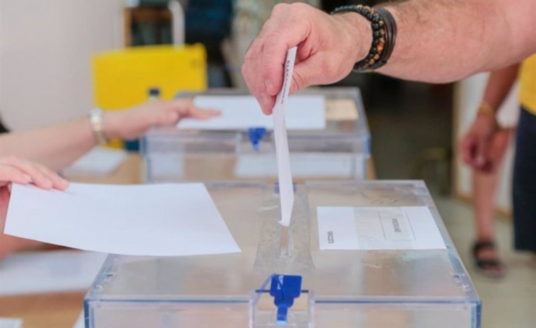 Sí del Parlament a rebaixar l'edat de vot als 16 anys