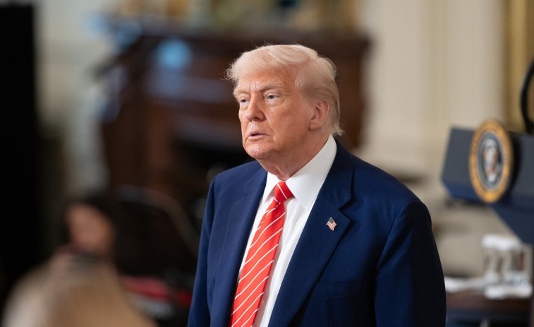 Caiguda lliure dels bancs a l'Ibex 35 després de l'amenaça de Trump d'aranzels al 50%