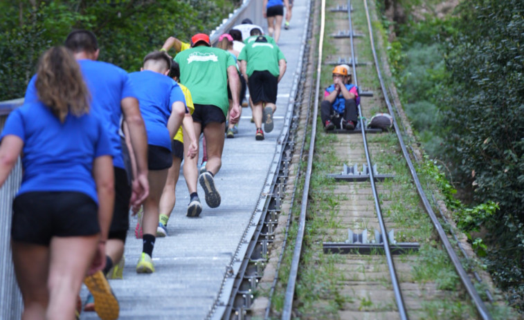 La VII Vertical Montserrat supera rècords de participació i consolida el seu compromís solidari i inclusiu