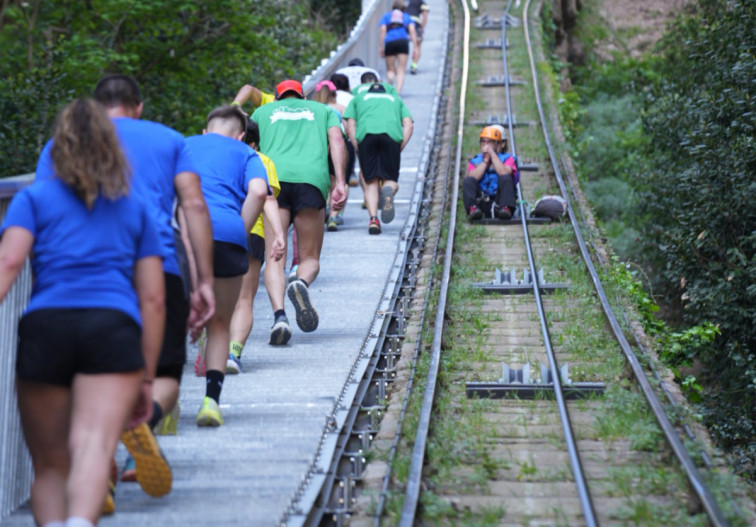 La VII Vertical Montserrat supera rècords de participació i consolida el seu compromís solidari i inclusiu