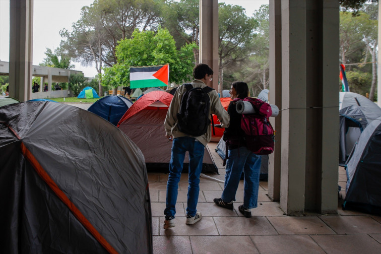 Estudiants acampats a la UAB demanen no utilitzar la reputació de la universitat en 