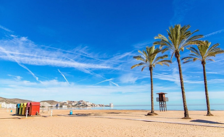 Mor una dona de 78 anys ofegada en una platja de Cullera