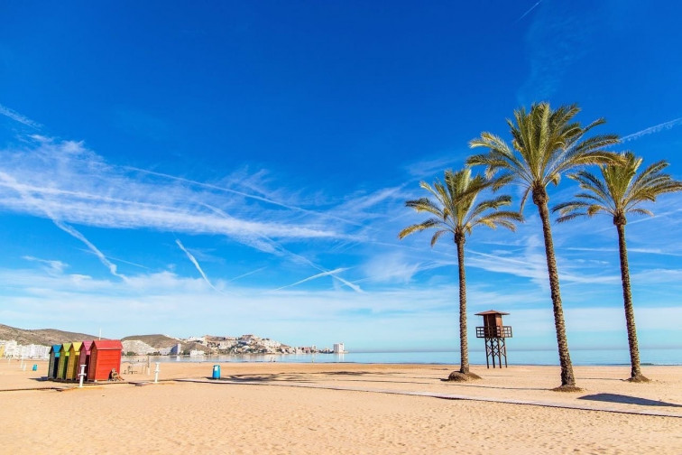 Mor una dona de 78 anys ofegada en una platja de Cullera