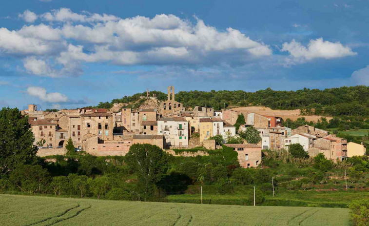 Descobreix el poble català medieval amb túnels secrets que gairebé ningú visita