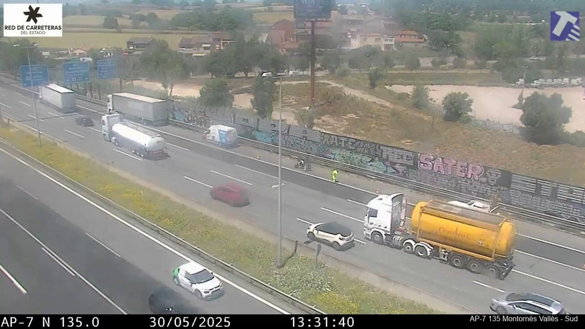 EuropaPress 6761240 dos carriles cortados ap 7 montmelo barcelona accidente