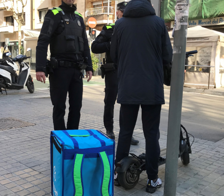 Patinet per la vorera a Badalona? Et pot sortir per un ull de la cara