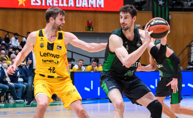 La Penya cau per l'actuació d'un excels Marcelinho i es complica la sèrie contra el Tenerife