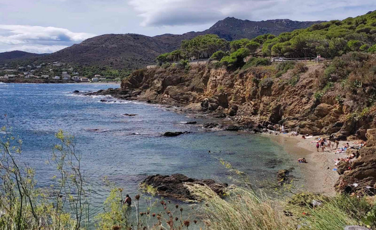 Diverses platges tancades a Port de la Selva per un despreniment