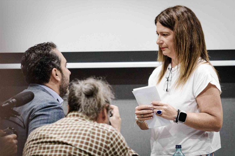 El xou de Aldama: Crits, empentes i trucades a la policia a la compareixença de Leire Díez