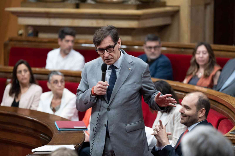 Nova victòria del Govern al Parlament: el pacte que garanteix la continuïtat de Salvador Illa