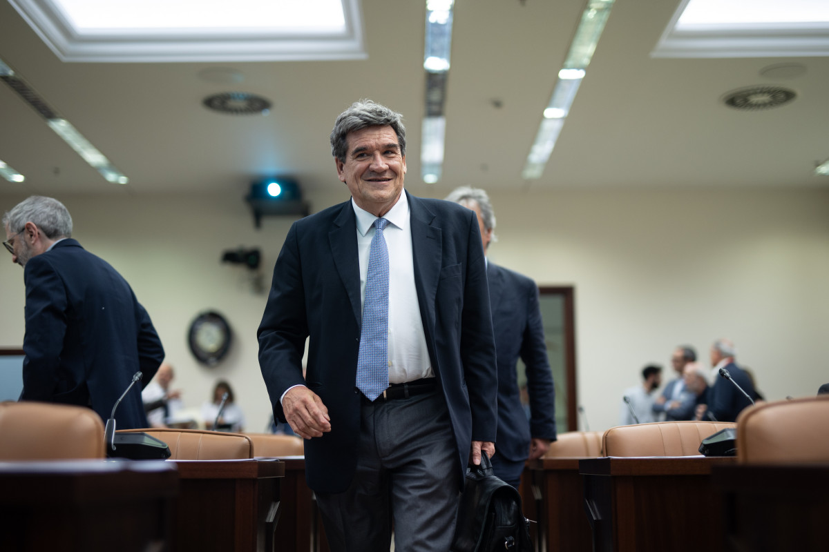 EuropaPress 6786581 gobernador banco espana jose luis escriva llegada comparecer comision