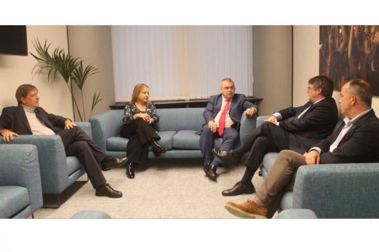 EuropaPress 5830779 archivo reunion santos cerdan puigdemont (1)