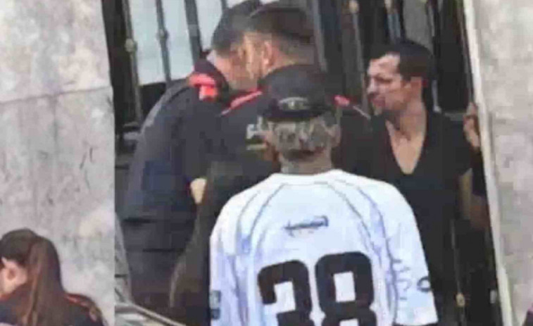 Un youtuber ultra que es dedicava a atacar immigrants és agredit brutalment a L'Hospitalet