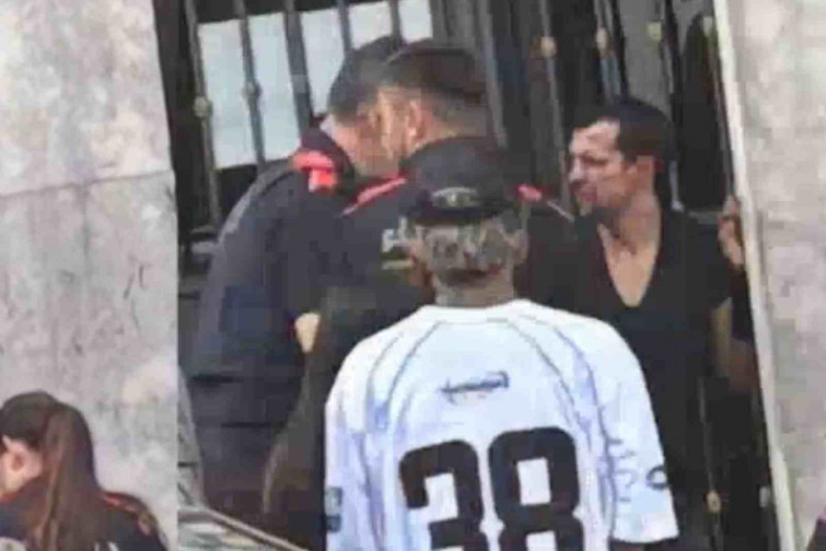 Un youtuber ultra que es dedicava a atacar immigrants és agredit brutalment a L'Hospitalet