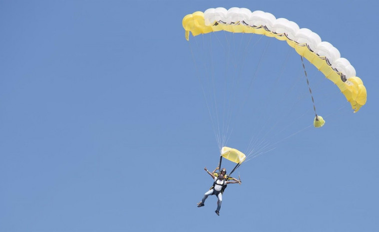 Greu accident de paracaigudisme a Castelló d'Empúries: un ferit traslladat en helicòpter a l'Hospital Trueta