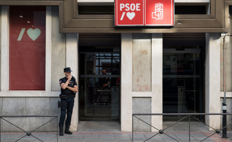 La UCO entra a la seu del PSOE per a investigar a Santos Cerdán
