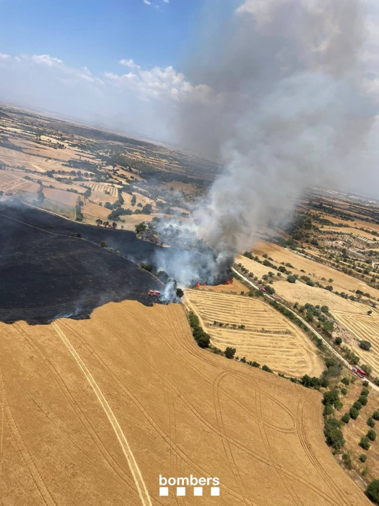 Confinen Cervera (Lleida) per l'incendi a Granyena de Segarra