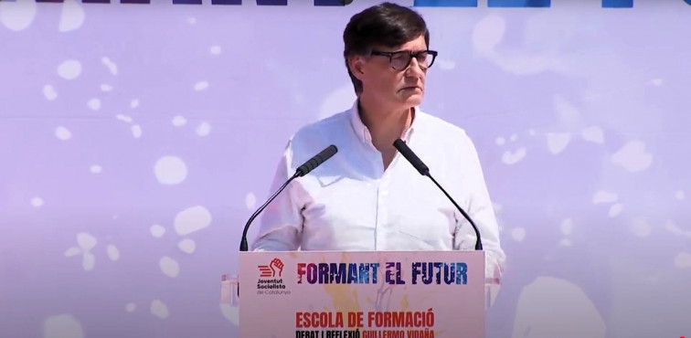 “El passat no s'oblida”: Illa respon a Aznar i fa costat a Sánchez amb força total