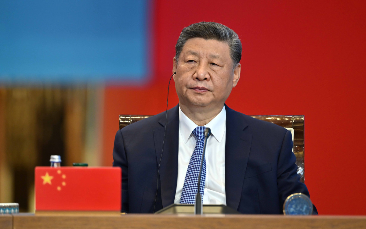 ASTANA (Kazakhstan), 17/06/2025.- A handout picture made available by Kazakhstan's Presidential Press Office shows Chinese President Xi Jinping during the 'Central Asia - China' summit in Astana, Kaza