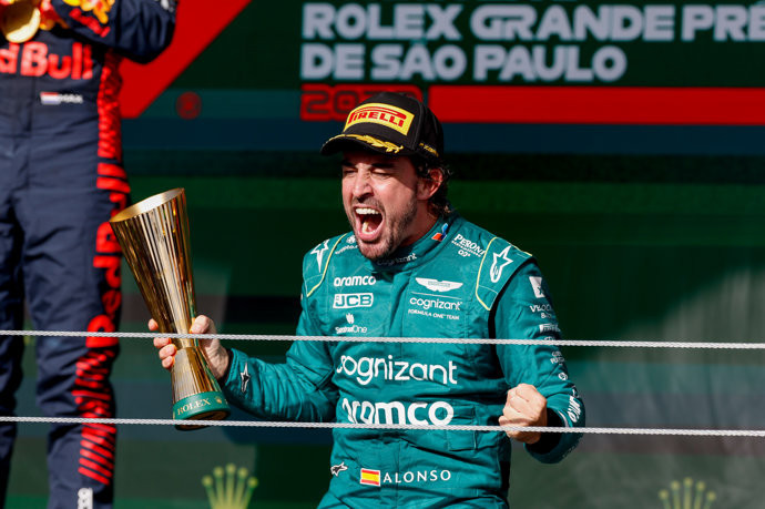 Alonso 'refreda' les millores de l'Aston Martin de cara al GP d'Àustria: 