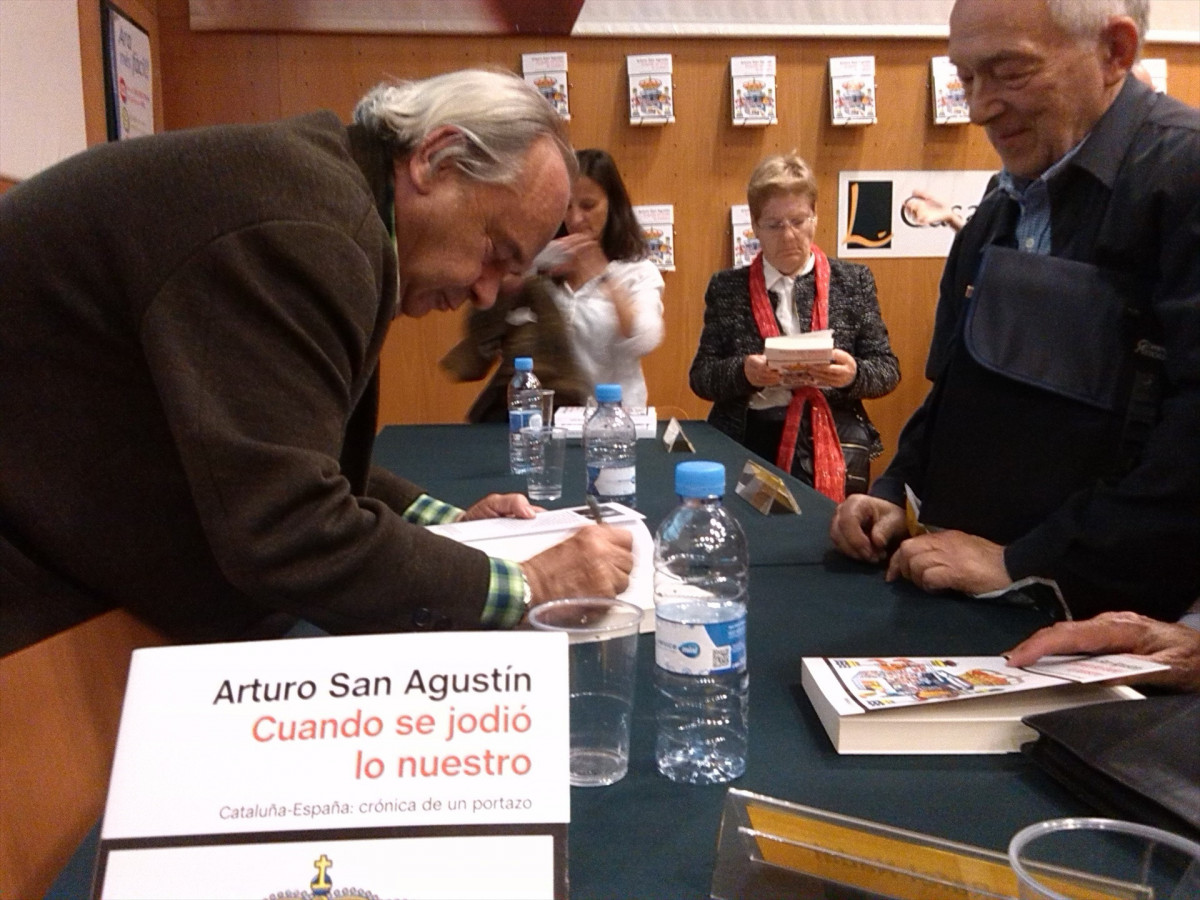 EuropaPress 6822493 arturo san agustin presenta libro cuando jodio