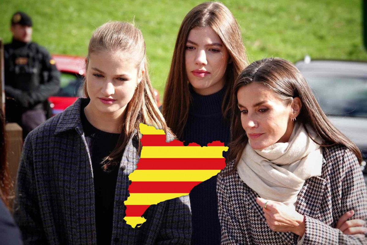 La Princesa Leonor; la Reina Letizia y la Infanta Sofía durante el acto de entrega del premio al ‘Pueblo Ejemplar de Asturias 2024, a 26 de octubre de 2024, en Sotres, Cabrales, Asturias (España)