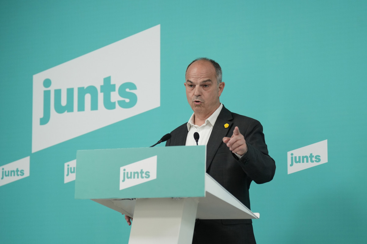El secretario general de Junts, Jordi Turull, ofrece una rueda de prensa para valorar la sentencia favorable del Tribunal Constitucional a la Ley de Amnistía, a 26 de junio de 2025, en Barcelona (Esp