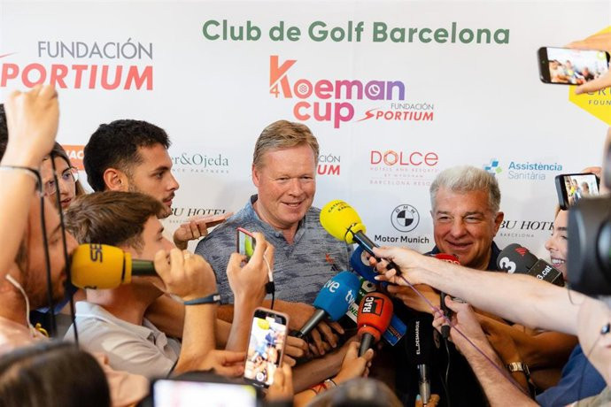 Dues llegendes del barcelonisme segellen la pau: 