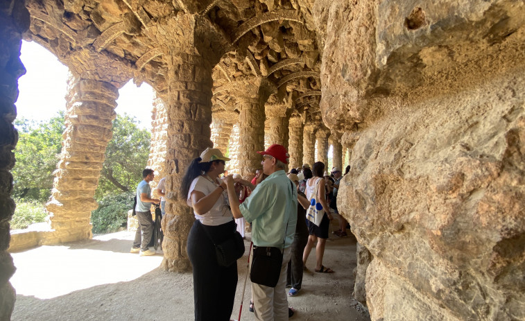 Quan el Park Güell es veu amb les mans: una visita extraordinària