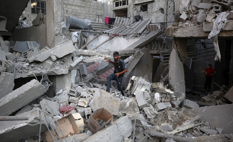 Moren deu persones en un atac d'Israel contra una escola que acollia a refugiats a Gaza