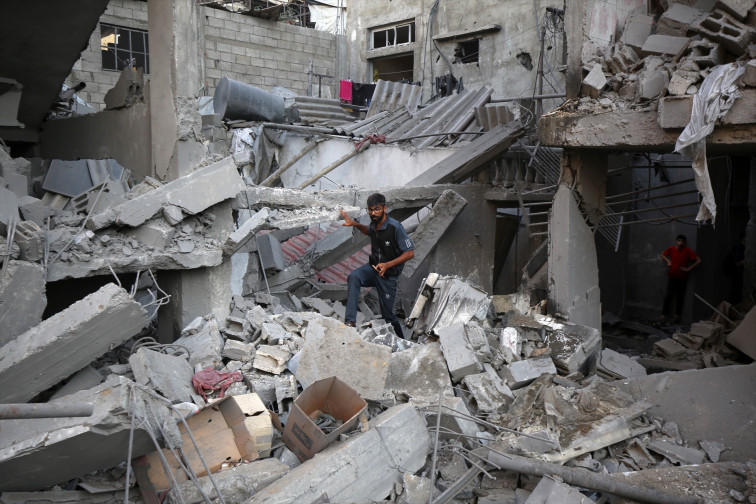 Moren deu persones en un atac d'Israel contra una escola que acollia a refugiats a Gaza