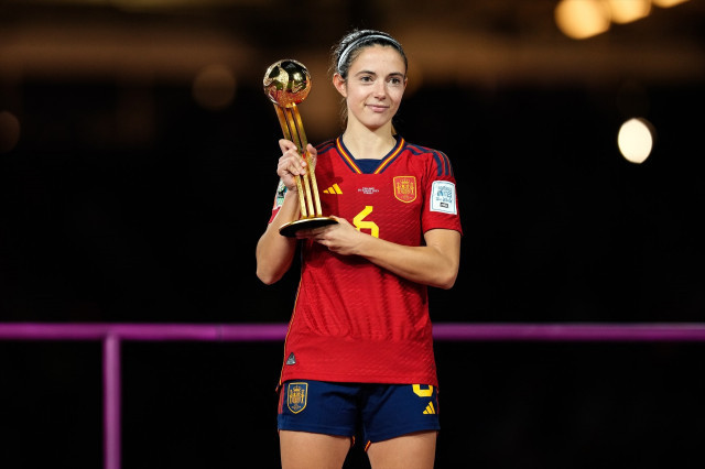 De suplent d'Aitana Bonmatí a ser la nova estrella d'Espanya: Vicky López es vesteix d'MVP