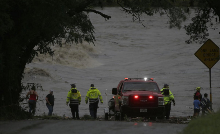 Texas devastat: almenys 80 morts per les inundacions del riu Guadalupe