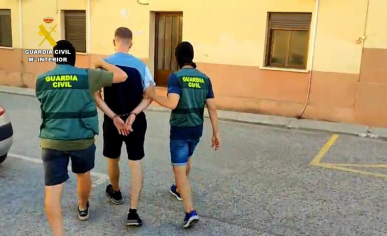 Set detinguts per atracaments violents en establiments d'Almeria
