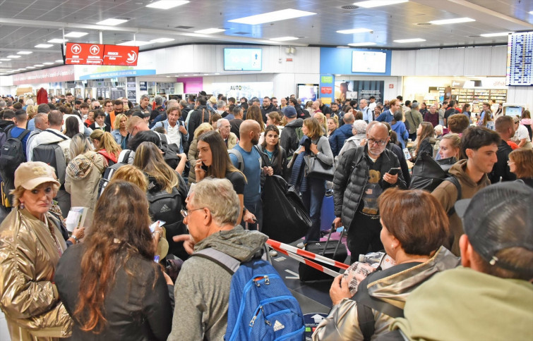 Tragèdia a l'Aeroport de Milà: una persona mor després de ser succionada pel motor d'un avió