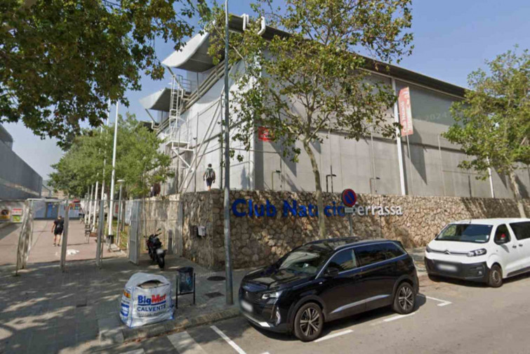 Escàndol al al Club Natació Terrassa: Detingut un home per gravar menors als vestidors