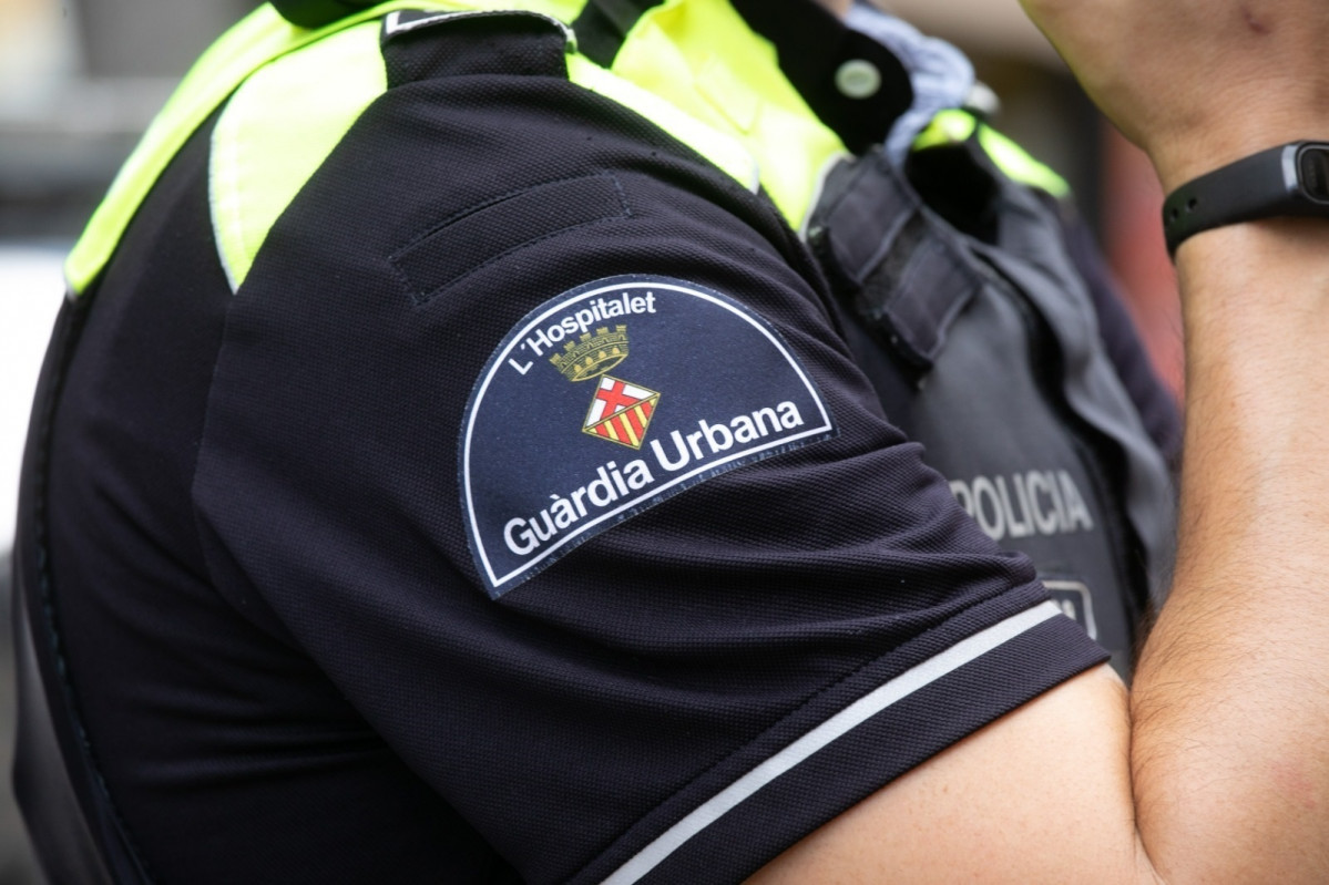 EuropaPress 4679853 agente guardia urbana lhospitalet llobregat barcelona