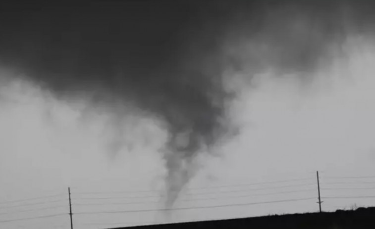 Washington baix alerta per inusual tornado i fortes tempestes