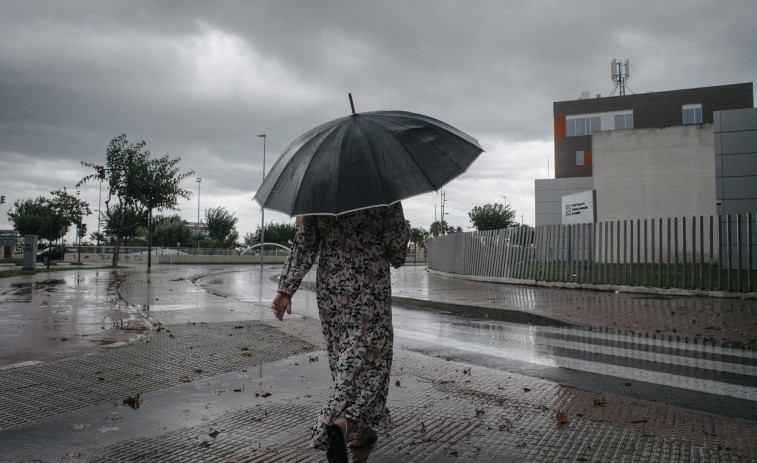 Nivell taronja per pluges i tempestes en 11 províncies, entre elles Barcelona i Girona