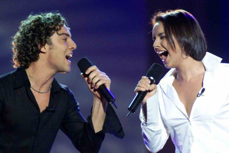 Bisbal i Chenoa reaccionen a la mort de Toni Cruz: 